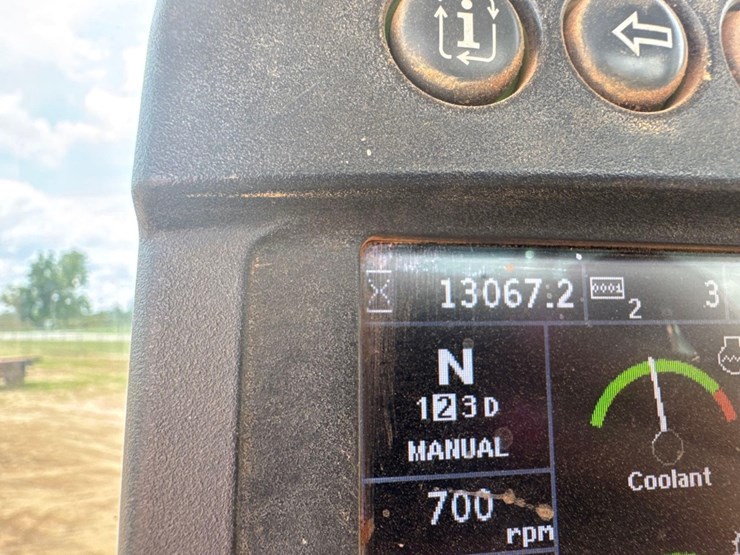 2014-deere-544k-image-29