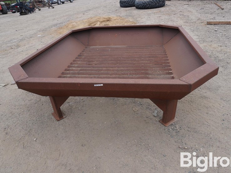 7'x8'x28"-tall-hay-feeder-image-6