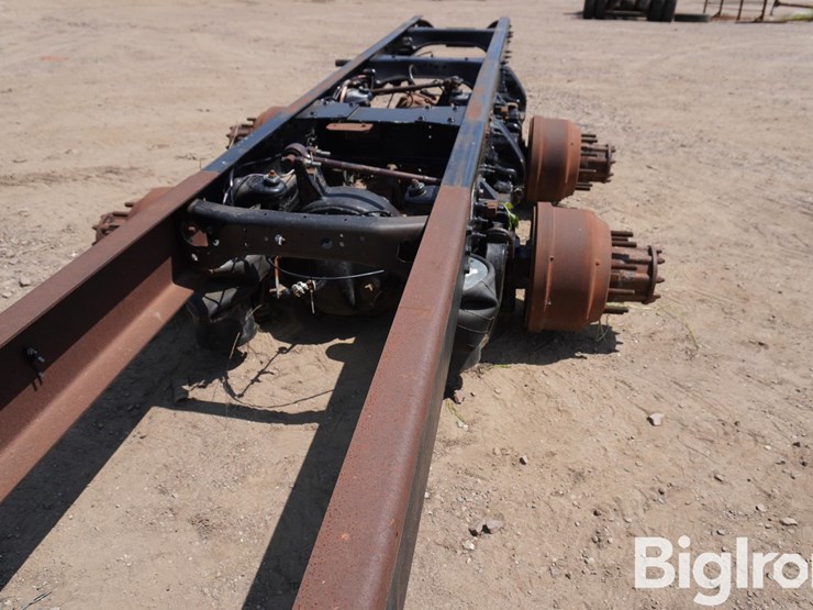 peterbilt-frame-w/rear-ends-image-11