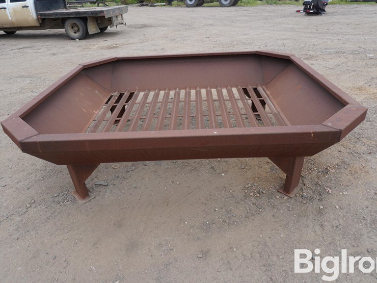 7'x8'x28"-tall-hay-feeder-image-4
