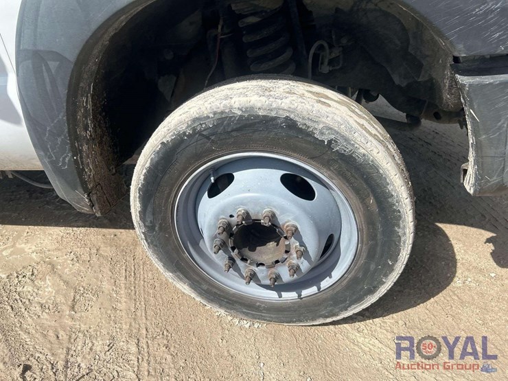 2014-ford-f550-image-42