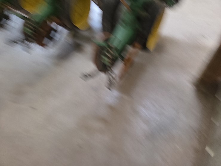 john-deere-7200-image-28