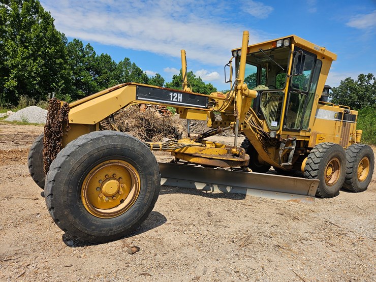 2002-caterpillar-12h-image-4