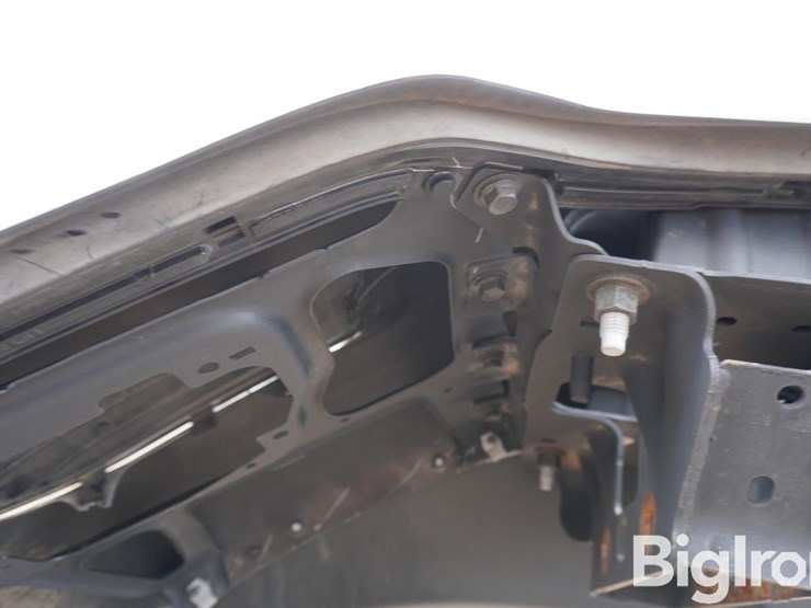 2023-ram-2500-front-bumper-image-17