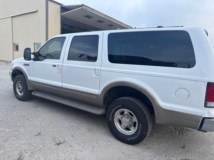 2000-ford-excursion-image-4