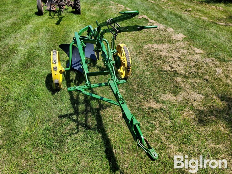 john-deere-52-image-2