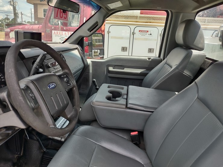 2016-ford-f550-image-2