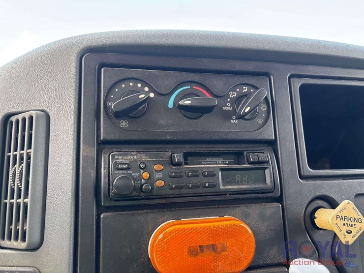 2005-international-durastar-4300-image-16