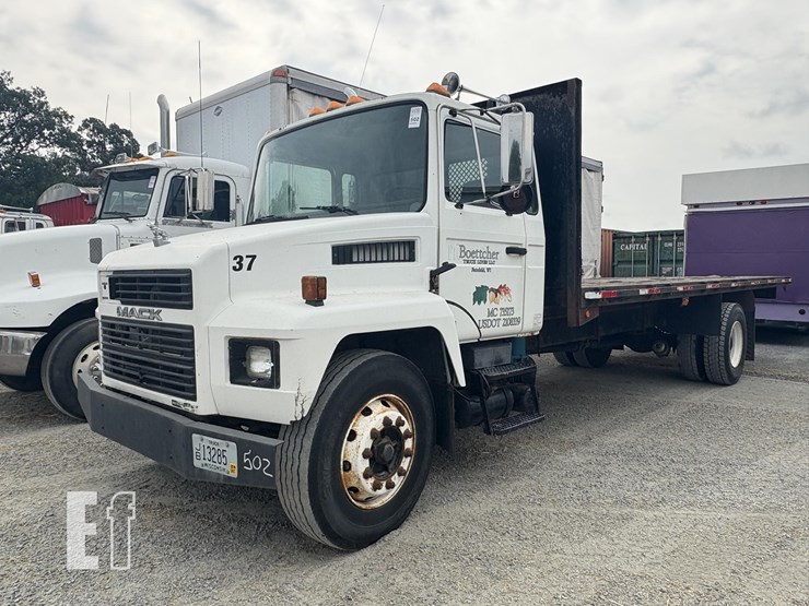 2000-mack-midliner-cs300-image-1
