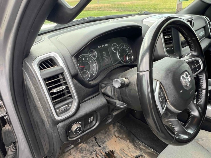 2021-ram-1500-big-horn-image-27