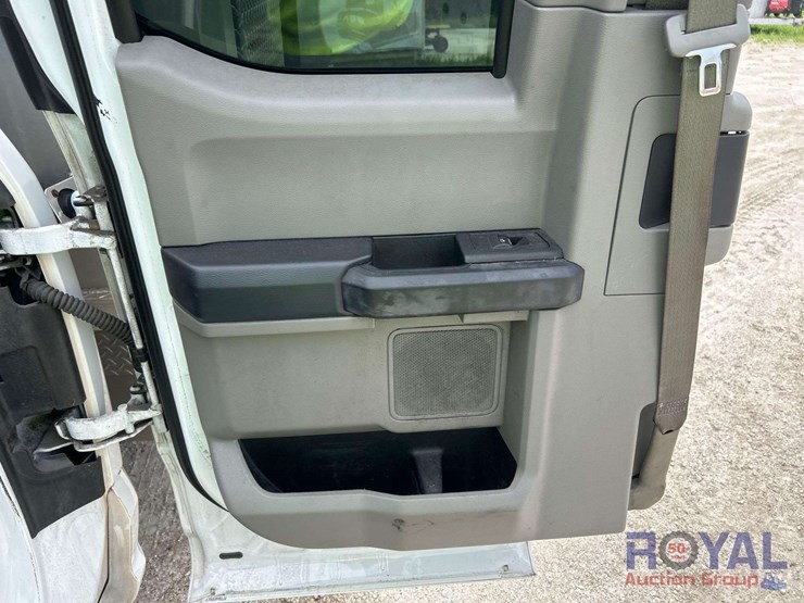 2017-ford-f550-image-25