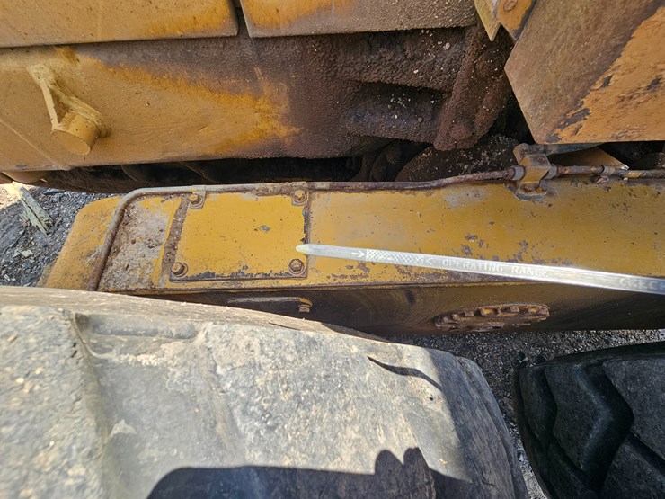 2002-caterpillar-12h-image-41