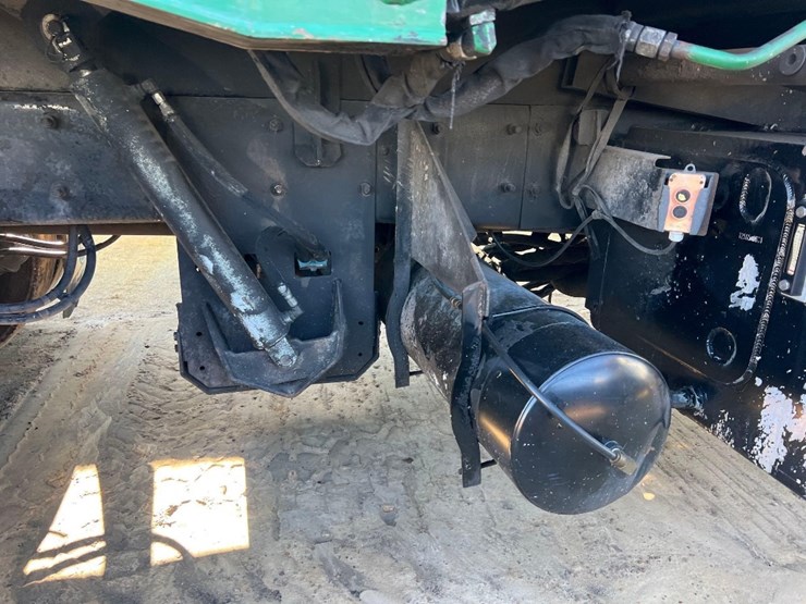 2015-mack-leu613-image-16
