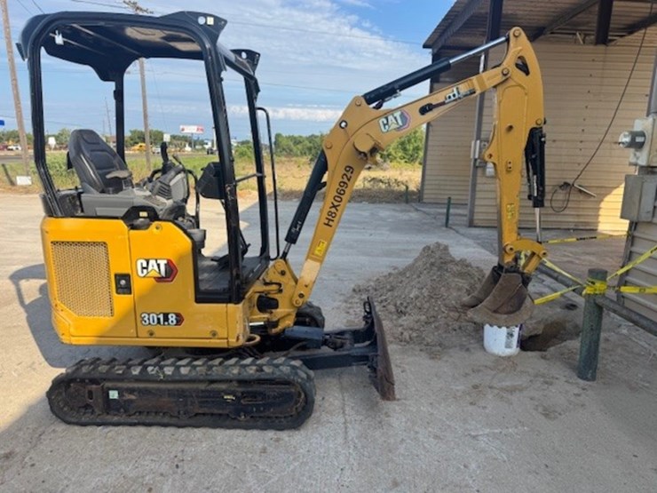 2021-caterpillar-301.8-image-2