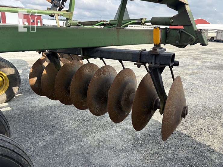 john-deere-230-image-9