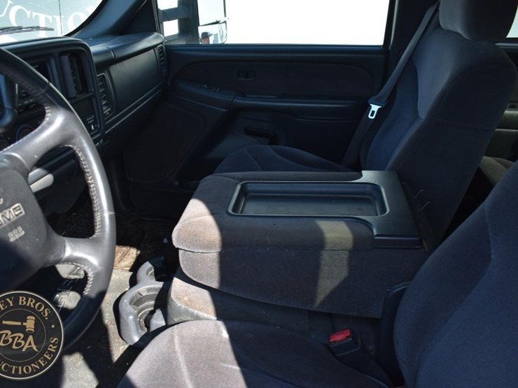 2002-gmc-sierra-2500hd-image-31