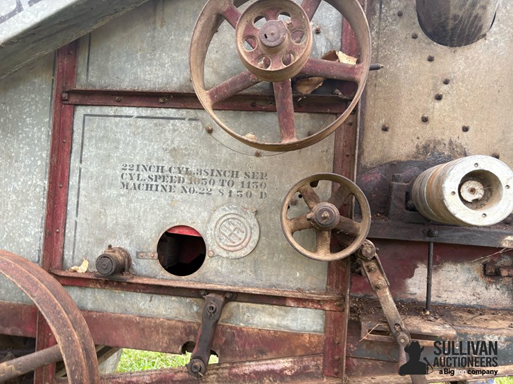 mccormick-deering-no-22-s150d-threshing-machine-image-13
