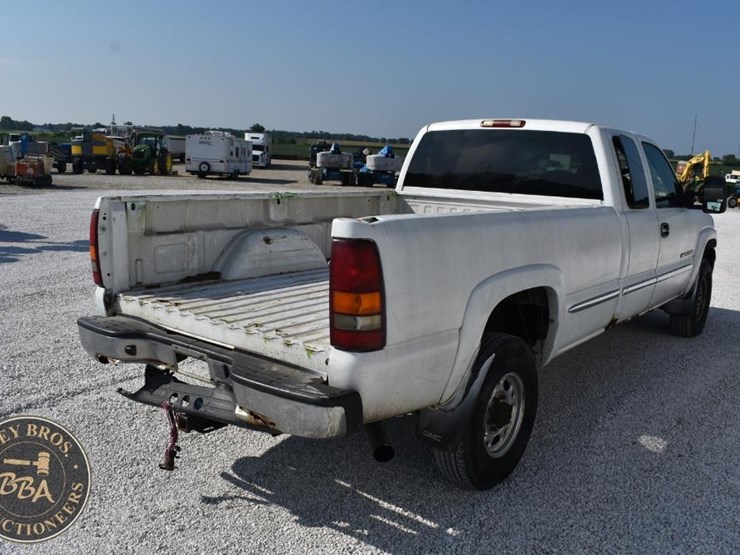 2002-gmc-sierra-2500hd-image-13