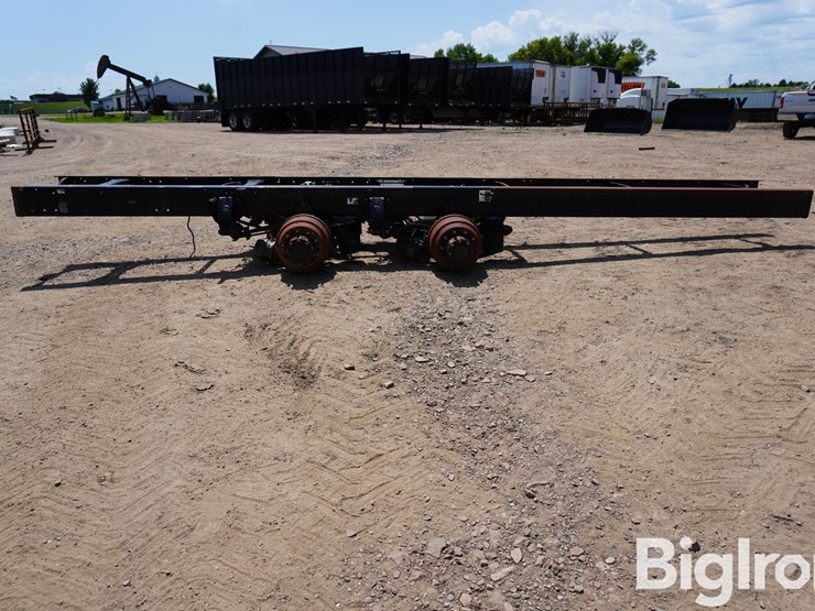 peterbilt-frame-w/rear-ends-image-8