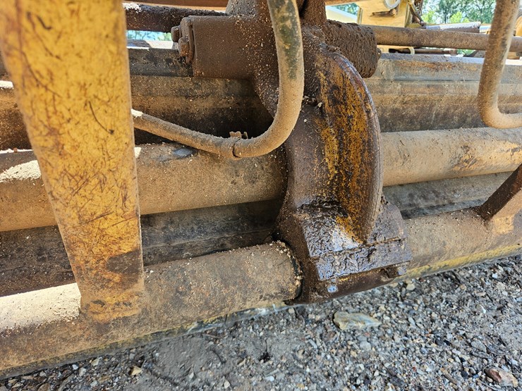 2002-caterpillar-12h-image-90