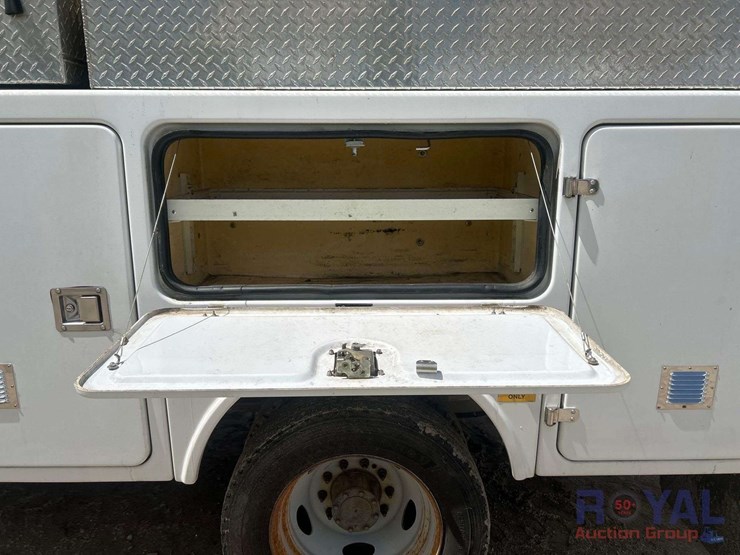 2013-ford-f450-image-21