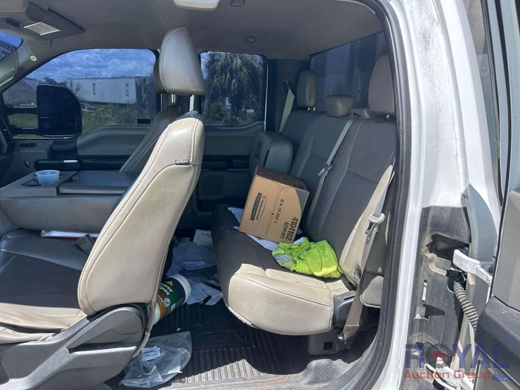 2017-ford-f550-image-23
