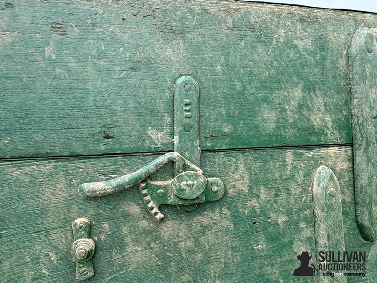 triple-box-wooden-wheel-wagon-image-13