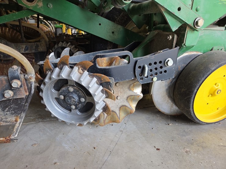 john-deere-7200-image-8