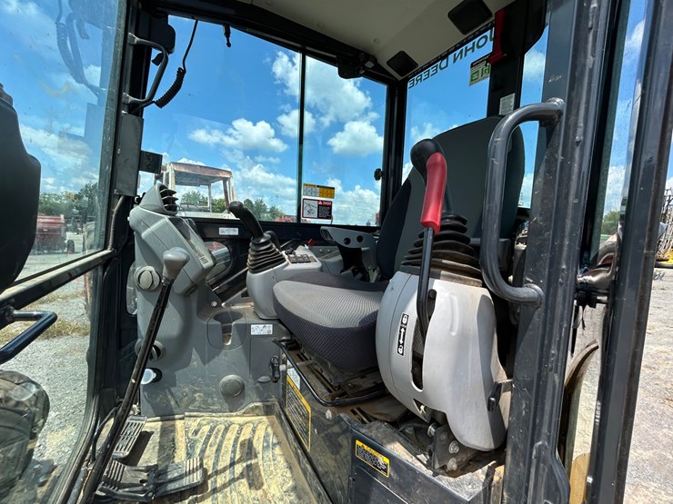2021-deere-35g-image-16
