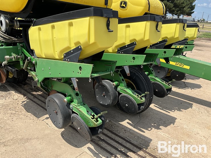 2005-john-deere-1760-image-17