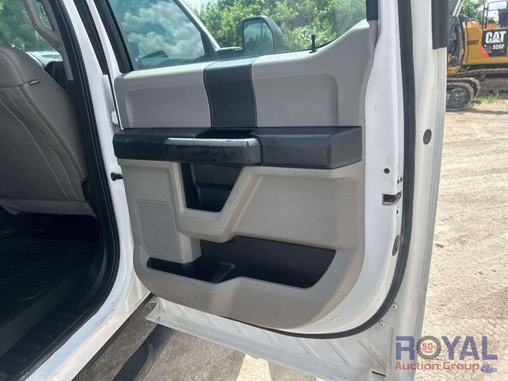 2019-ford-f350-image-40