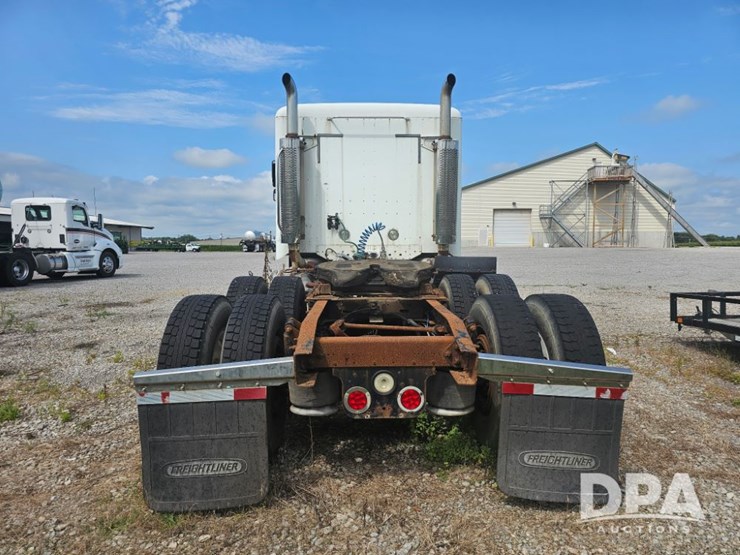 2006-freightliner-cl120t-truck-(pz13811,-unit-51318)-image-5