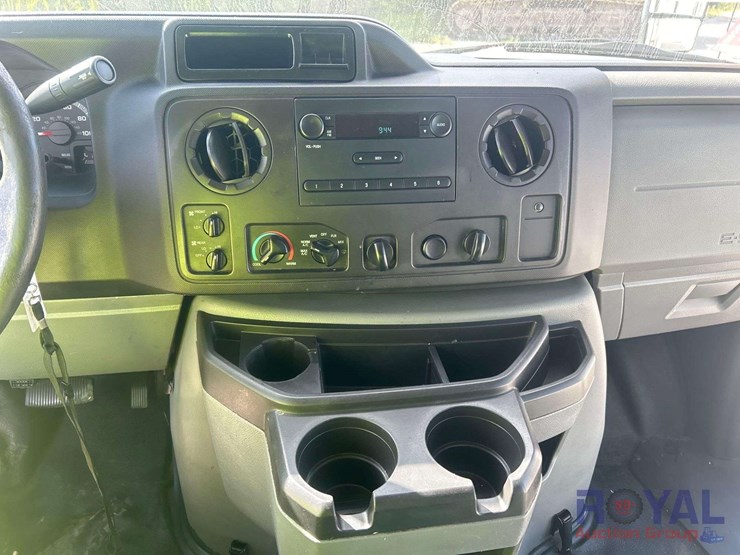2015-ford-e350-image-11