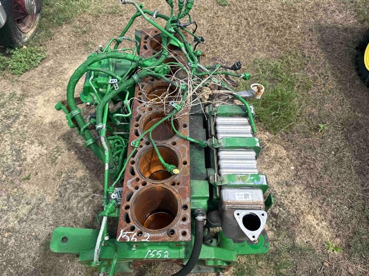john-deere-6135r-image-3