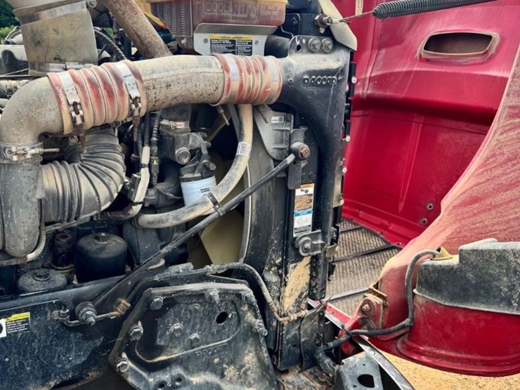 2012-peterbilt-384-image-5