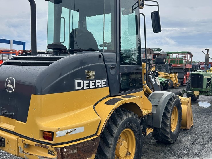 2006-deere-244j-image-5