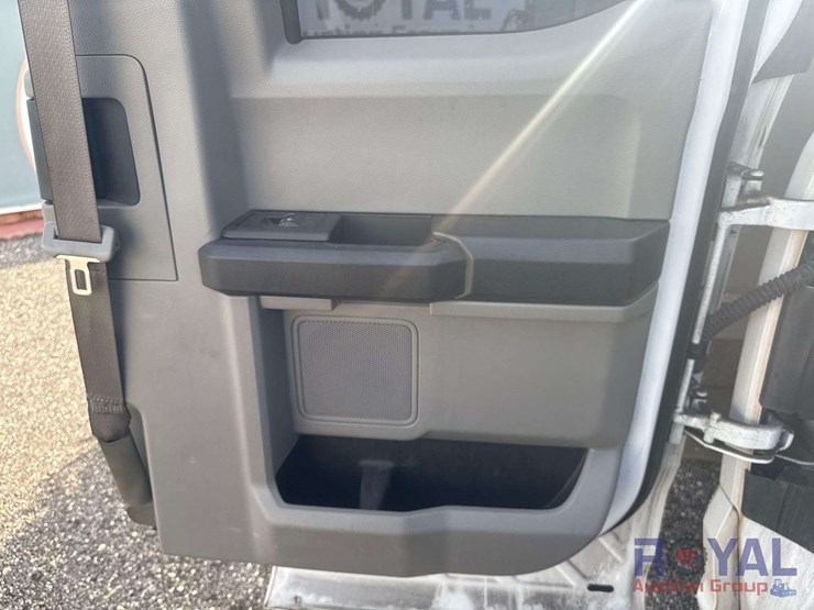 2017-ford-f550-image-37