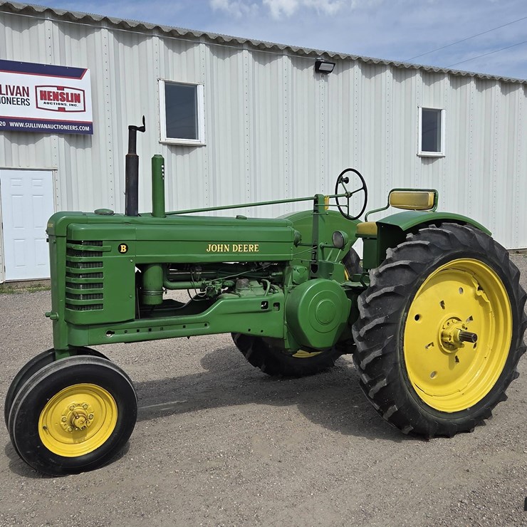 JOHN DEERE B