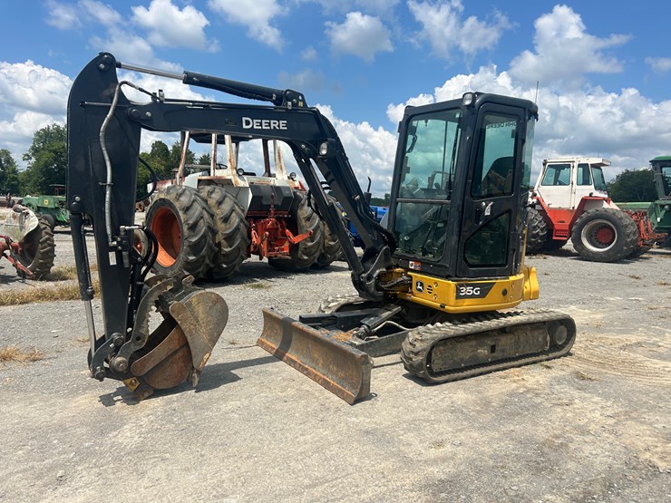 2021-deere-35g-image-1