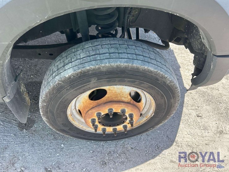2017-ford-f550-image-41