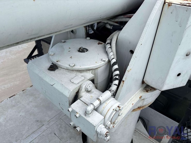 2008-gmc-c7500-altec-lrv55-55ft-forestry-bucket-truck-image-50