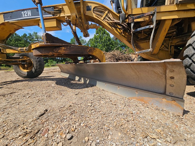 2002-caterpillar-12h-image-69