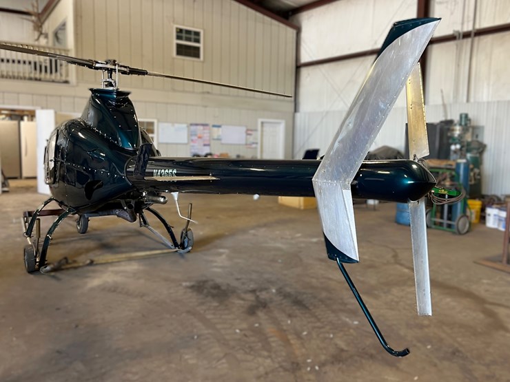 rotorway-exec-162f-helicopter-with-custom-enclosed-trailer-image-47