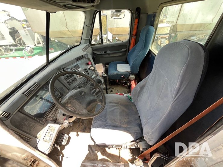 2009-freightliner-truck-(jn2397,-unit-277091)-image-48