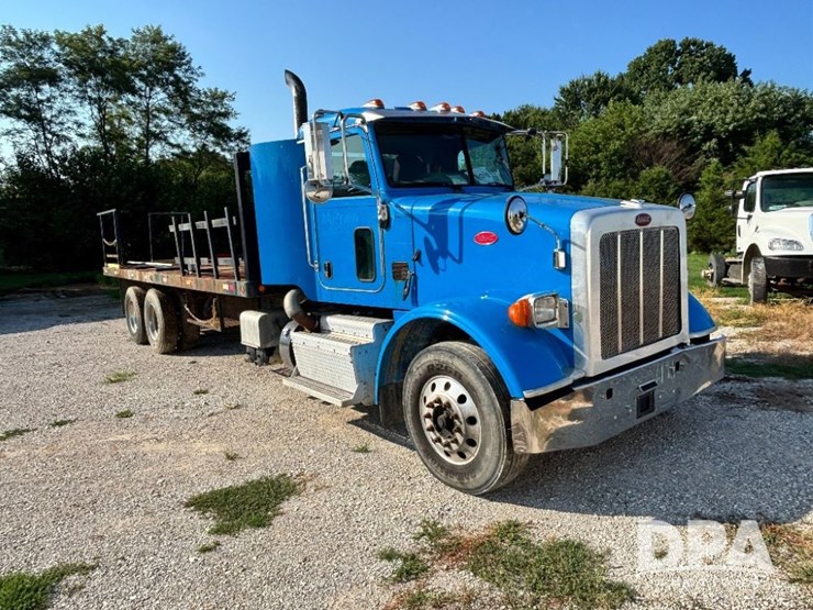 2014-peterbilt-365-image-1