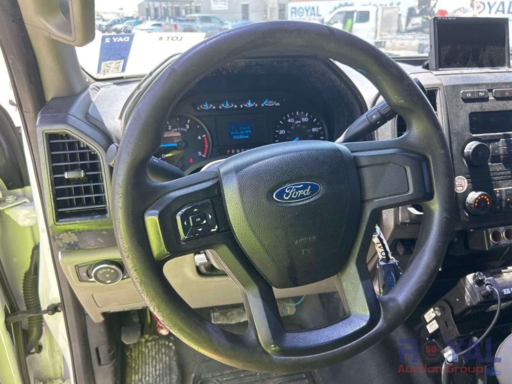 2017-ford-f550-image-14