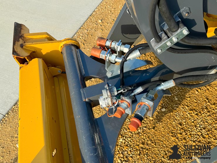 2022-deere-244l-image-10