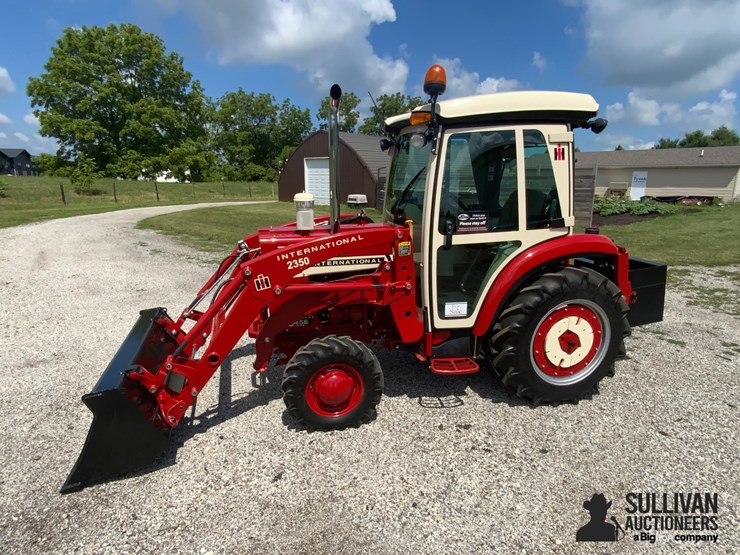 2023-international-farmall-1456-compact-utility-tractor-w/-loader-image-7