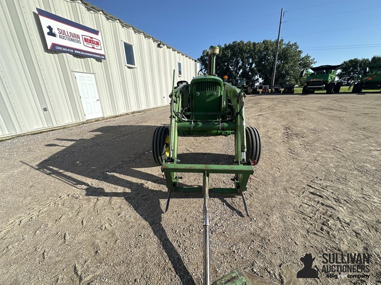 john-deere-3010-image-2