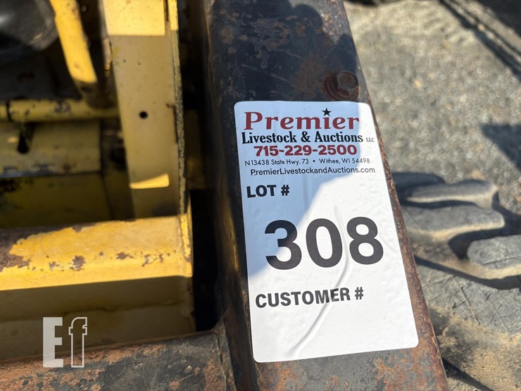 new-holland-l553-image-18